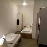 Gaestehaus Kaiserpassage- Ihr Cityhostel קרלסרוהה