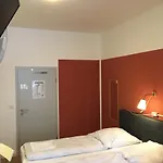 Gaestehaus Kaiserpassage- Ihr Cityhostel אכסניה קרלסרוהה