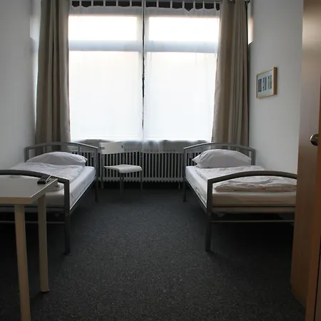 אכסניה Gaestehaus Kaiserpassage- Ihr Cityhostel