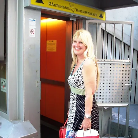 Hostel Gaestehaus Kaiserpassage- Ihr Cityhostel Καρλσρούη