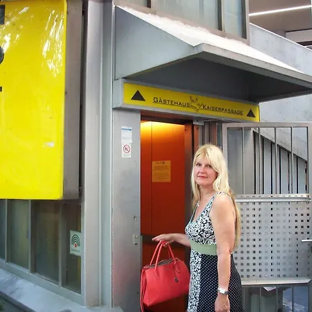 Gaestehaus Kaiserpassage- Ihr Cityhostel קרלסרוהה
