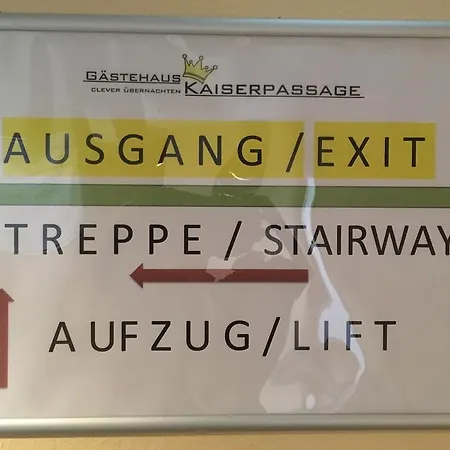 אכסניה Gaestehaus Kaiserpassage- Ihr Cityhostel