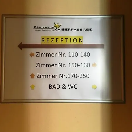 Gaestehaus Kaiserpassage- Ihr Cityhostel * Καρλσρούη