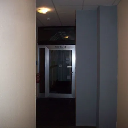 Gaestehaus Kaiserpassage- Ihr Cityhostel 旅馆 *