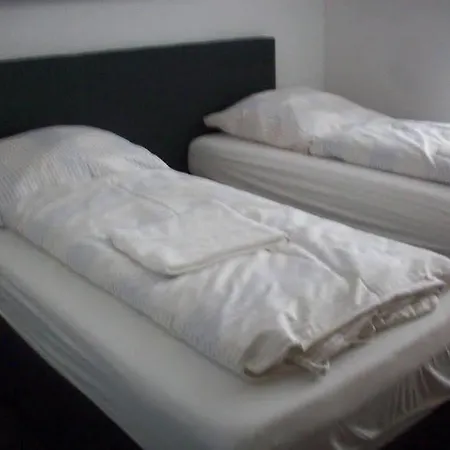 Gaestehaus Kaiserpassage- Ihr Cityhostel 卡尔斯鲁厄