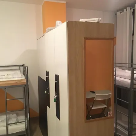 אכסניה Gaestehaus Kaiserpassage- Ihr Cityhostel