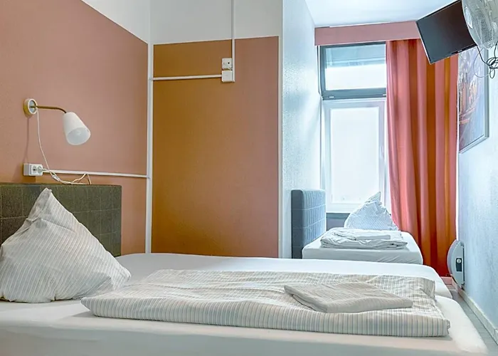 Gaestehaus Kaiserpassage- Ihr Cityhostel 旅馆 卡尔斯鲁厄