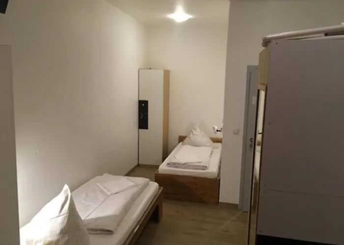 Gaestehaus Kaiserpassage- Ihr Cityhostel 卡尔斯鲁厄