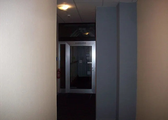 Gaestehaus Kaiserpassage- Ihr Cityhostel 旅馆 *