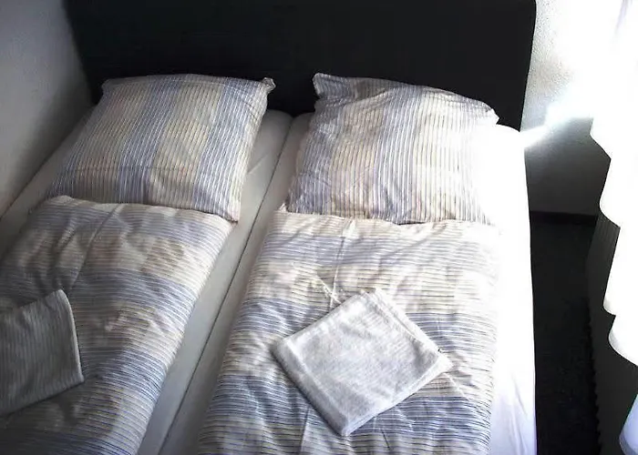 Gaestehaus Kaiserpassage- Ihr Cityhostel 旅馆 卡尔斯鲁厄