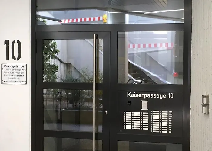 Gaestehaus Kaiserpassage- Ihr Cityhostel 卡尔斯鲁厄