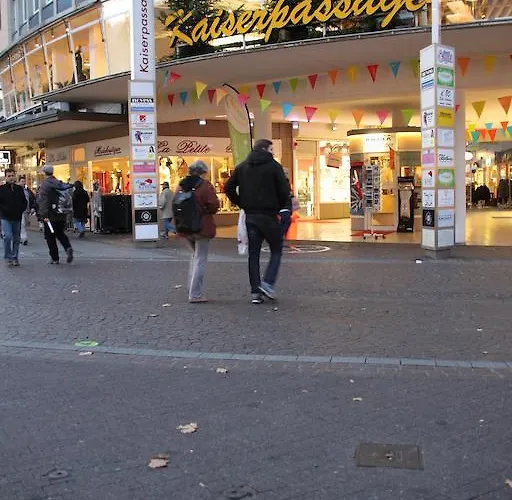 Gaestehaus Kaiserpassage- Ihr Cityhostel 卡尔斯鲁厄