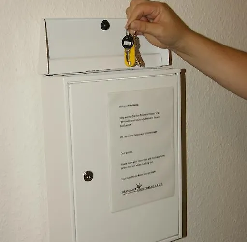 Gaestehaus Kaiserpassage- Ihr Cityhostel * 卡尔斯鲁厄